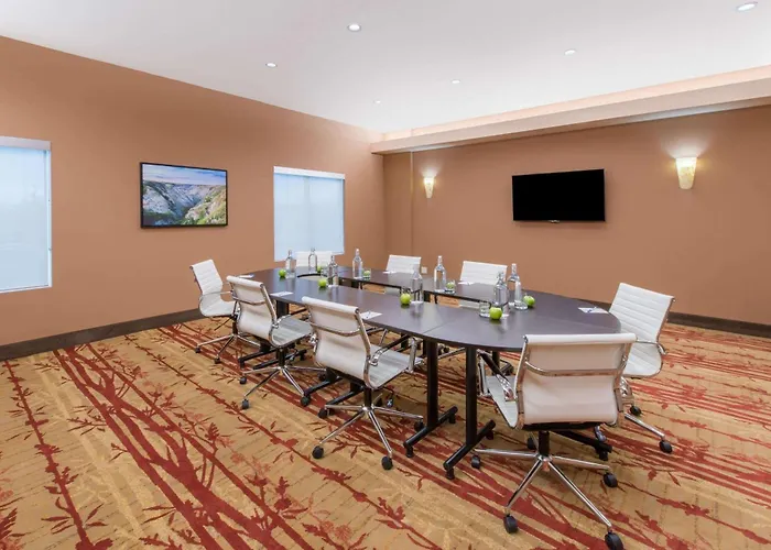 Hotels with Free Parking11, Mod A Sonesta Collection