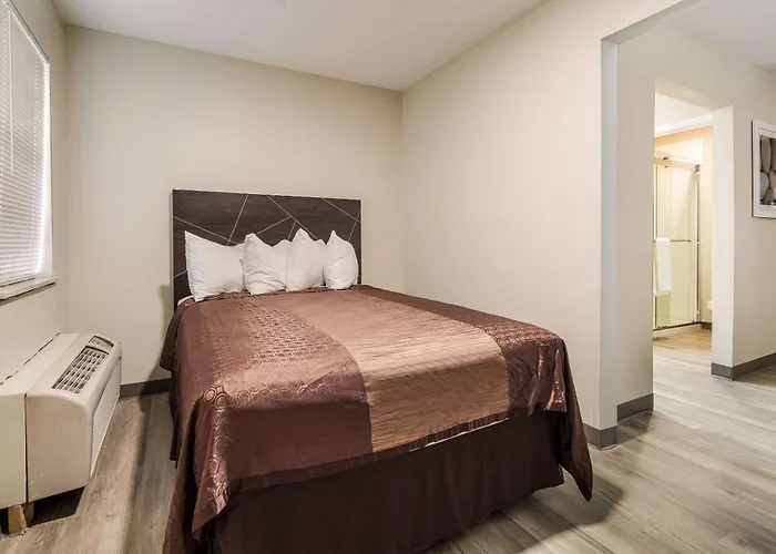 Quality Inn & Suites Dallas-Cityplace