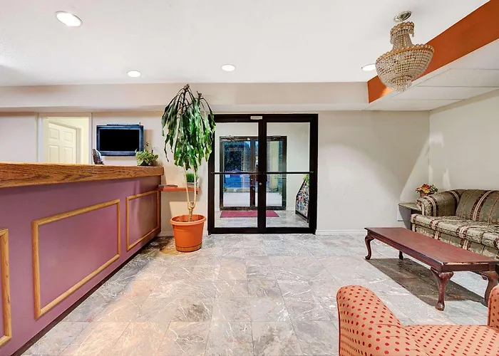 Super 8 By Wyndham Dallas South Duncanville