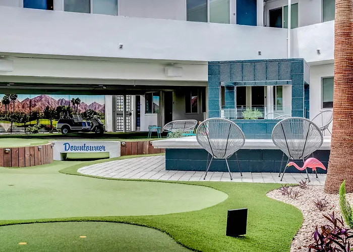 Hotels with Free ParkingDowntowner Boutique