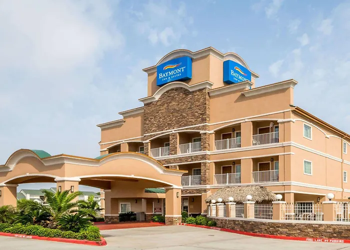 Baymont By Wyndham Galveston Hotel