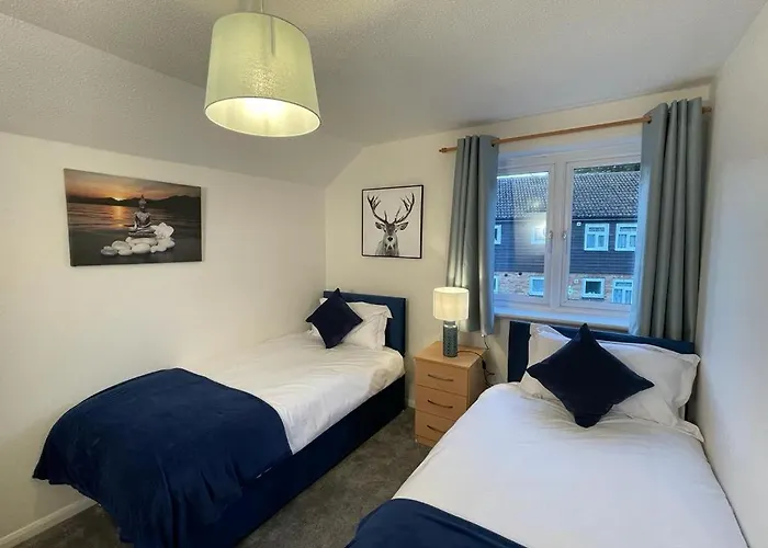 3-Bedroom Home With Free Parking Canterbury