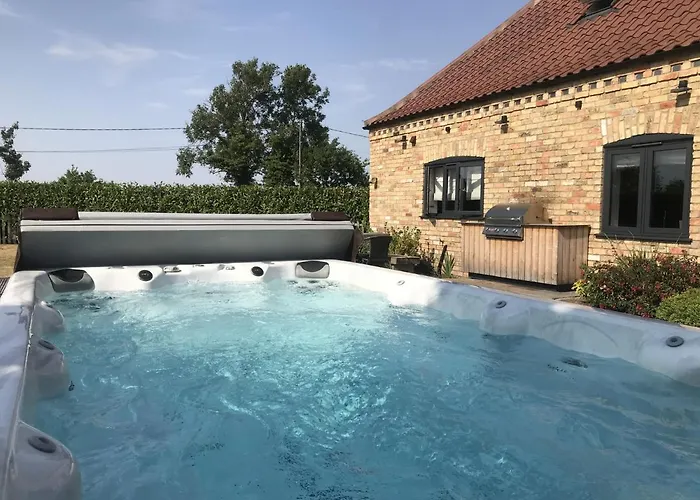 Holly Tree Barn, Ashlin Farm Barns Villa Lincoln