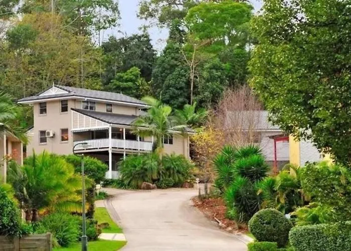 4Br Exec Large House Close To Shops,Train & Buses Brisbane