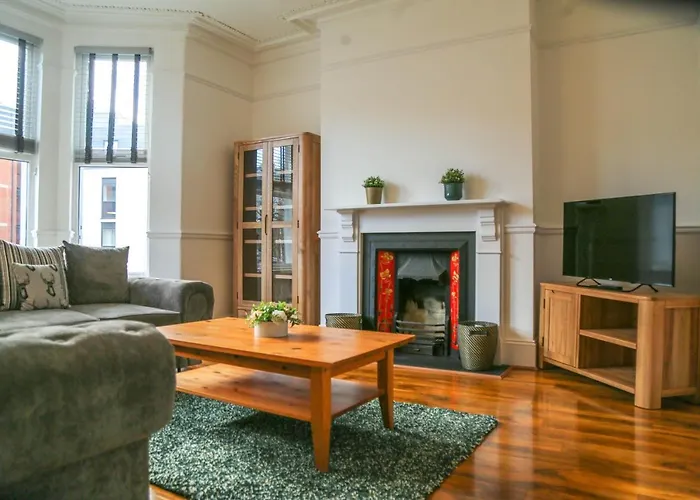 Modern Luxury 3 Bed House Villa Plymouth