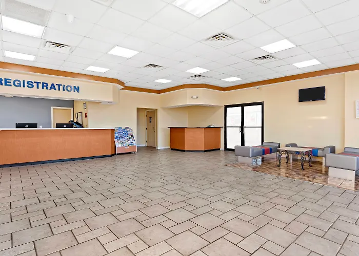 Baymont By Wyndham Orlando North Millenia Hotel