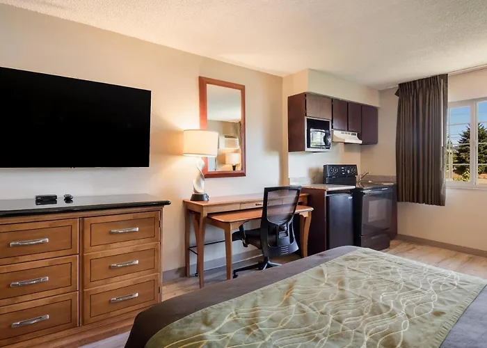 Rodeway Inn & Suites Portland West - Beaverton