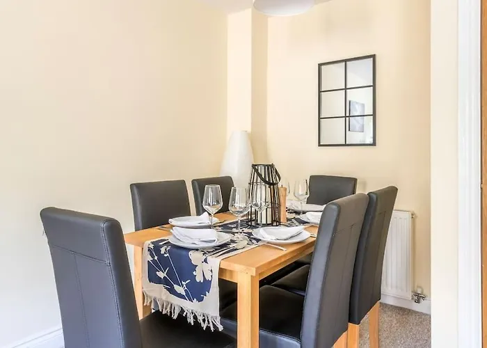 Luxury 3 Bed House, 8 People, With Street Parking! Villa Bristol