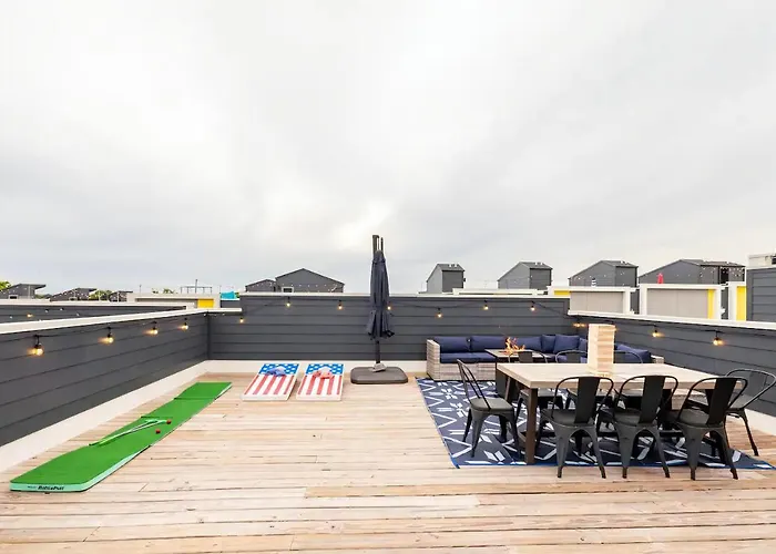 Rooftop Skyline View - Karaoke Stage - 4 Bedroom Nashville