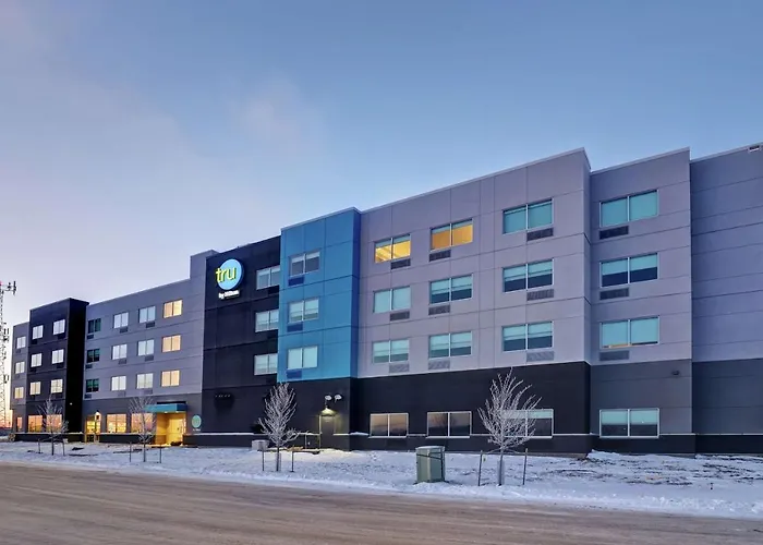 Hotels with Free ParkingTru By Hilton Edmonton Windermere