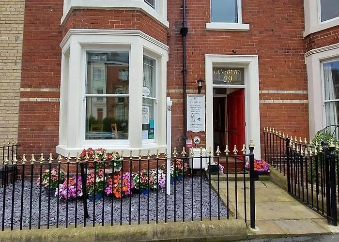 The Lansbury - Whitby Hotel