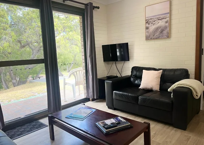 Emu Beach Chalets Albany