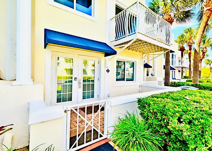 Oceanfront Royal Mansions! Paradise Awaits! Cape Canaveral