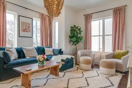 Luxury Hillsboro Village Rooftop Retreat Sleep 12 W Chef S Kitchen Smart Tvs & Garage Walk To Vanderbilt Pancake Pantry & Boutique Shopping Minutes To Broadway 12 South & The Parthenon 24 7 Hospitality Nashville