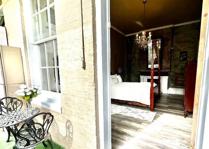 Fleur De Lis Mansion Bed & Breakfast New Orleans