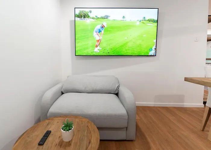 Relaxation 2Br/1.5Ba House W Parking Near Beach Brisbane