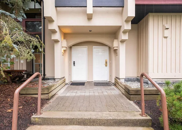 Snowberry 20 By Outpost Whistler Villa