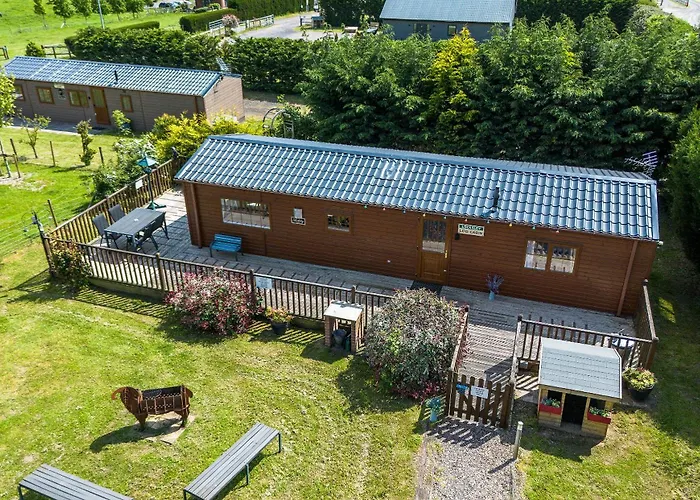 Fairview Farm Holiday Accommodation 14 Luxury Lodges,Cabins,Dog Friendly,Hot Tub Hire,Couples, Families,Hen Do,Brides,Bridesmaids,Wedding Guests,Retreat,Sleeps 2-70 In Ravenshead,Nottingham Near Sherwood Forest,Games Rooms