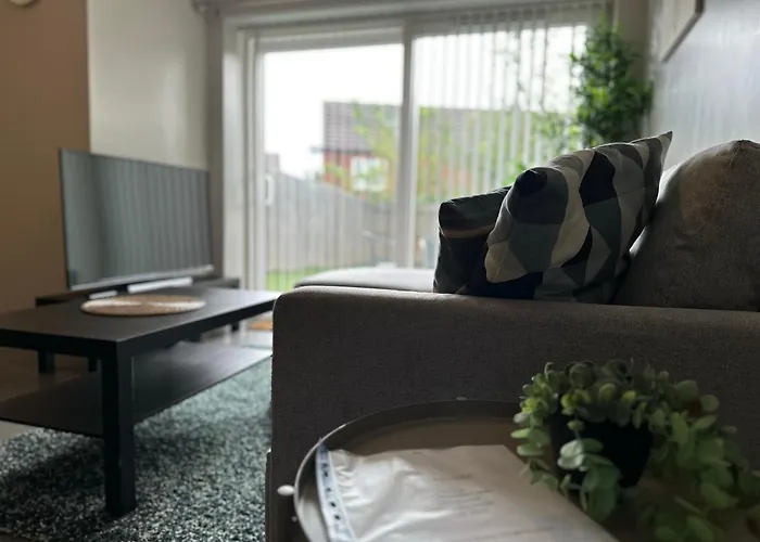 New Stylish House - Sleeps 7 - Free Parking - Contractors Welcome - Wifi Birmingham