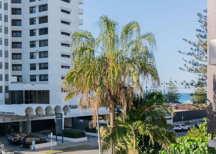 Trickett Gardens Holiday Inn Gold Coast