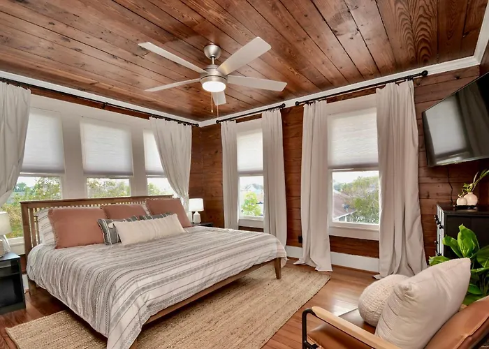 Hgtv-Featured Beach Home- Walk To Beach- Sleeps 12 Galveston