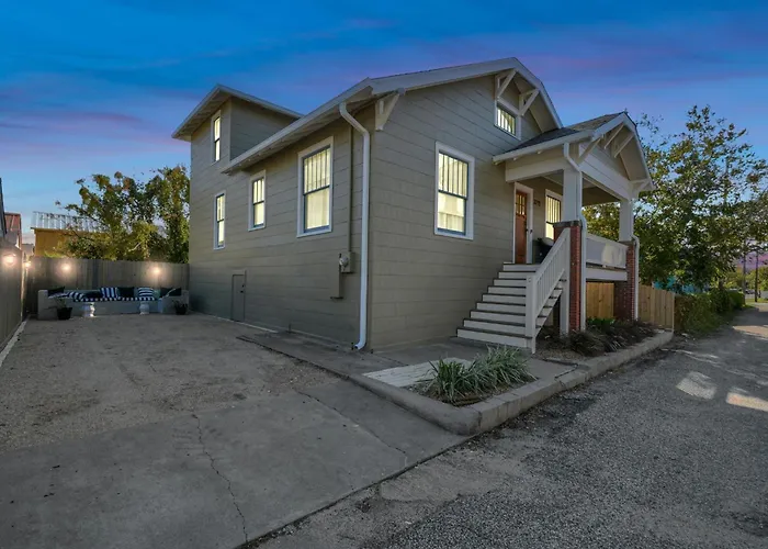 Hgtv-Featured Beach Home- Walk To Beach- Sleeps 12 Galveston