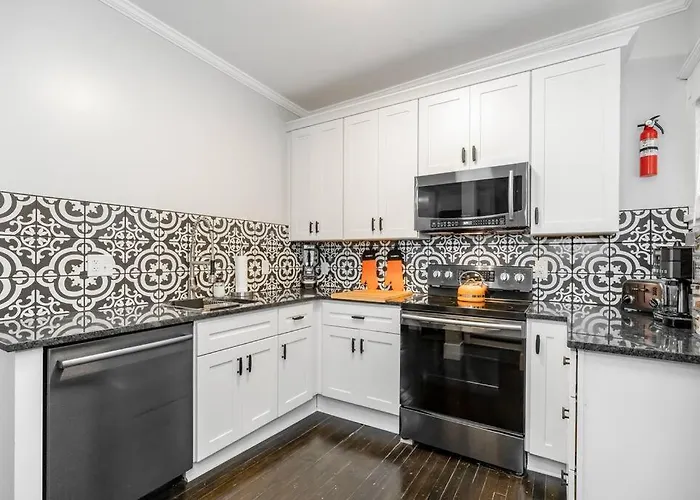 Spacious 5Br/5.5Ba Near Plaza & Museum Kansas City