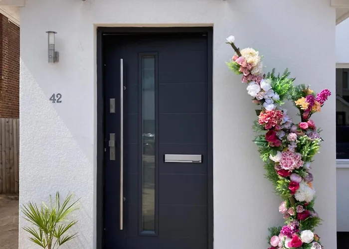 Cosy Modern Family Home Free Parking Garden London