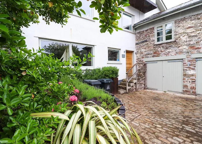 Tidal Waters Villa Plymouth