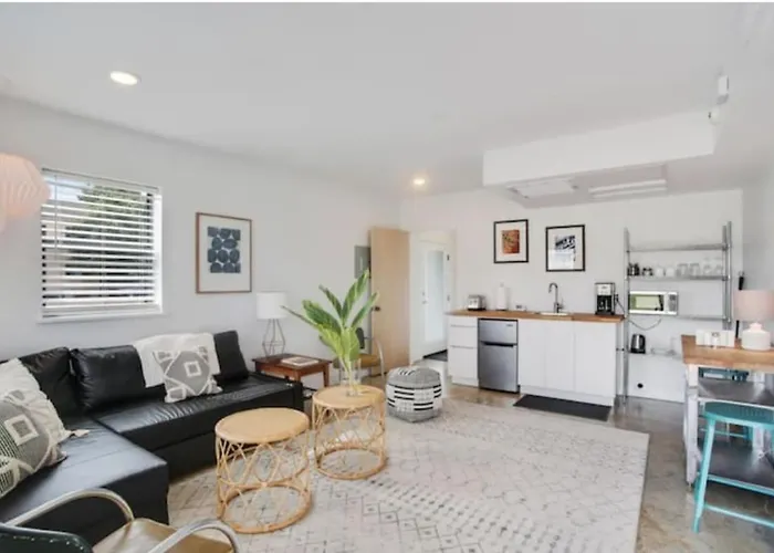 River Breeze Quiet & Modern Black Pearl Apartment New Orleans