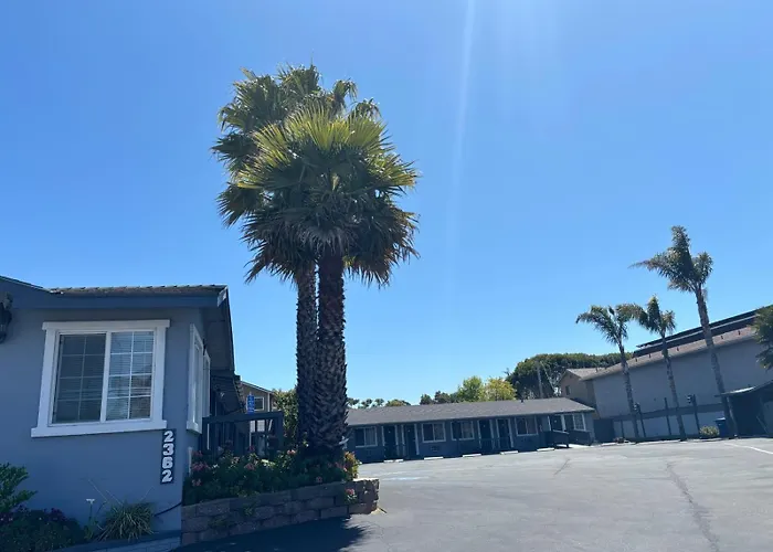 The Monterey Fireplace Inn