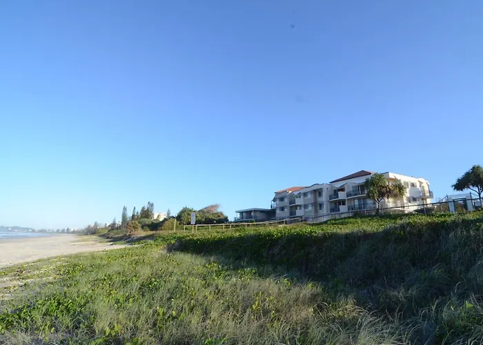 Golden Riviera Absolute Beachfront Resort Gold Coast