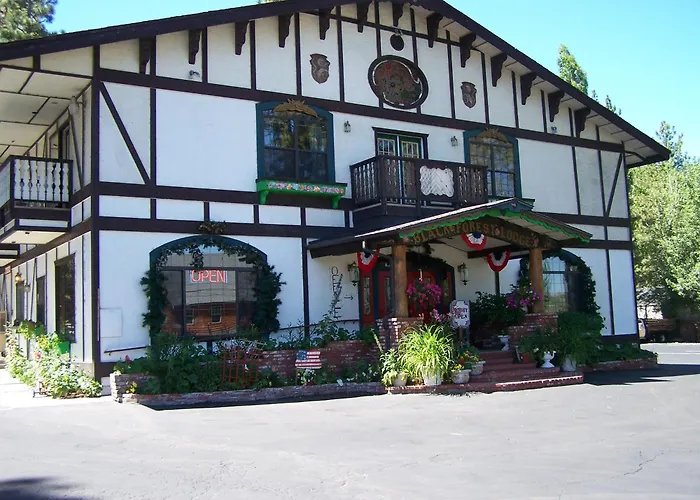 The Burgundy Villa Big Bear Lake