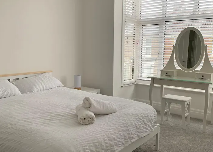 Iris Home In Southsea Free Street Parking And Pets Welcome Portsmouth