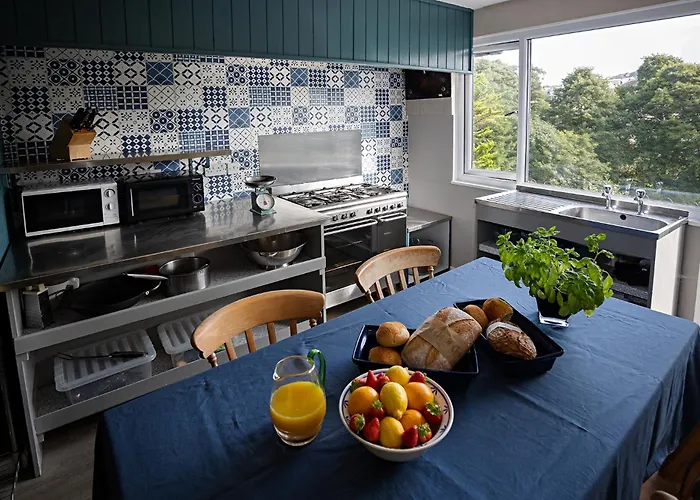 The Elmfield, 8 Bed Villa With Heated Indoor Swimming Pool And Cocktail Bar Ilfracombe