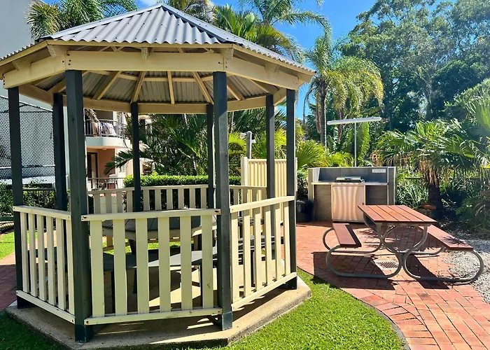 Broadwater Shores Waterfront Apartments Gold Coast