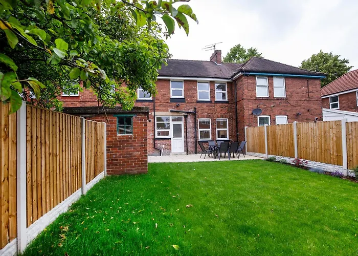 The Burton York 3 Bedroom House Sleeps 6