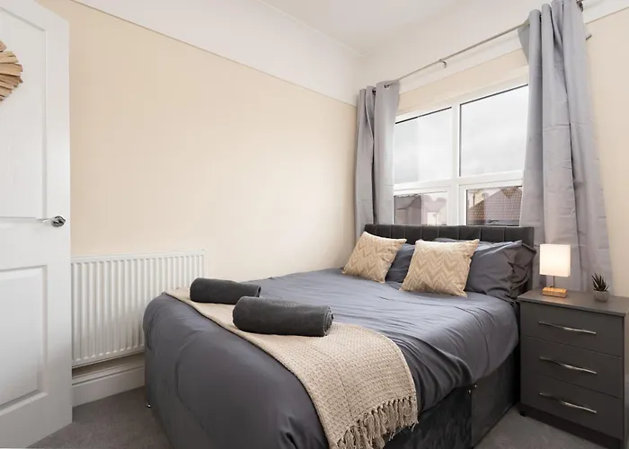 Large Cosy House - Free On Street Parking Villa Liverpool