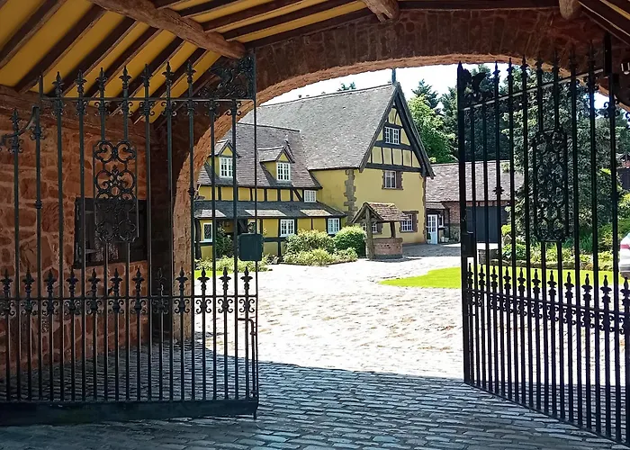 Dovehouse Farm Villa Birmingham