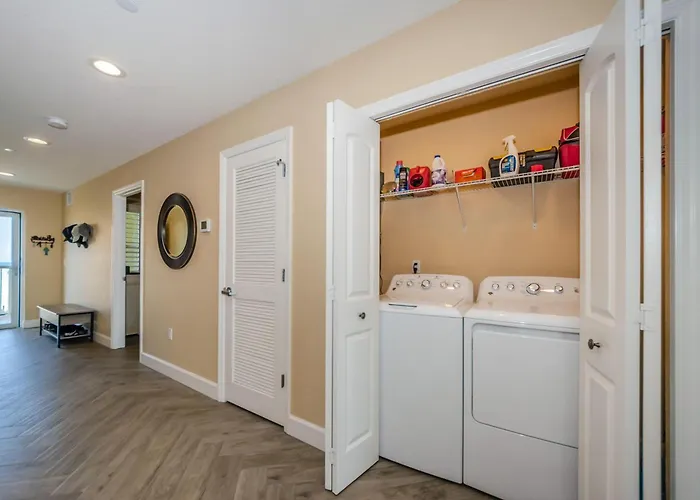 Dolphin Key 504 - Premier Villa Clearwater Beach