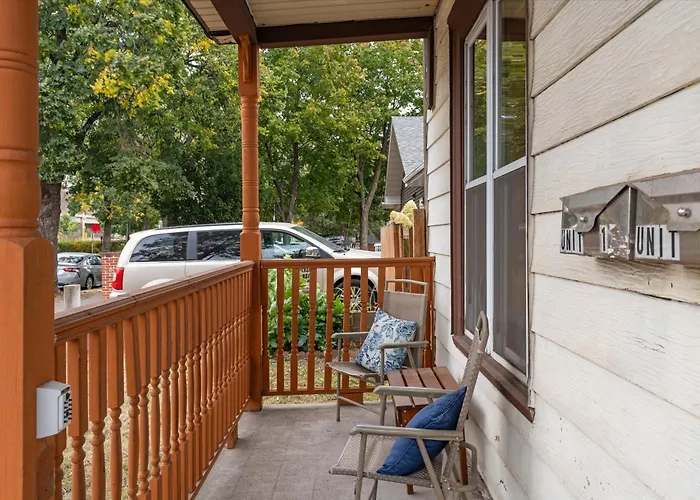 4Br Home Near Downtown Sleeps 10 - Tulip House Minneapolis