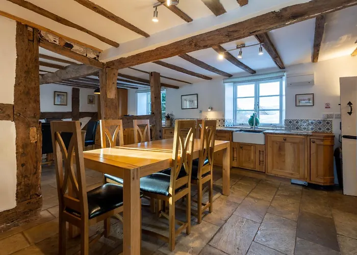 Ryton Grange Farmhouse To Sleep 12 Shrewsbury