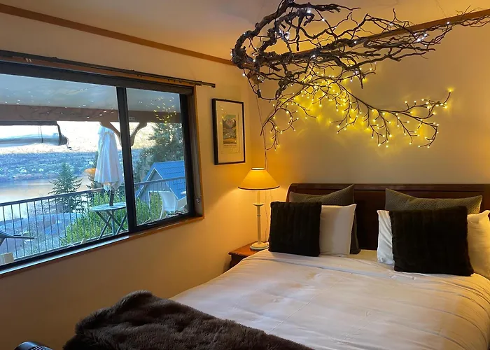 The Embassy B&B Queenstown