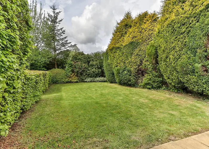 3 Bedroom Bungalow Close To Peak District With Garden Sheffield