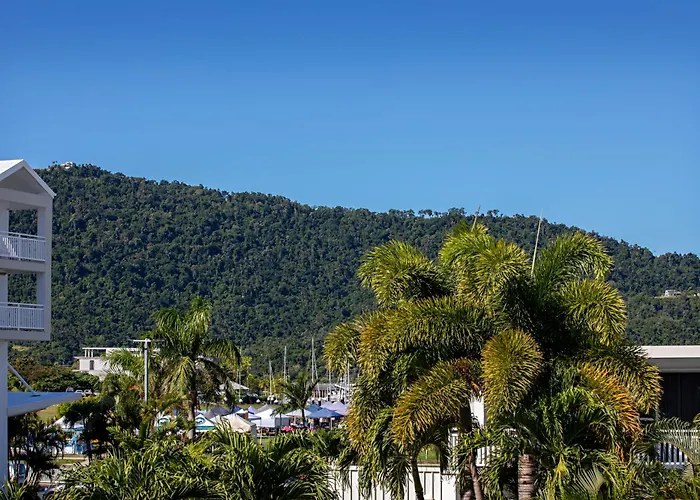 Beach Plaza Accommodation Airlie Beach
