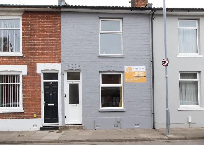 Open Mind Property - Luxury 5 Beds & Free Parking Portsmouth
