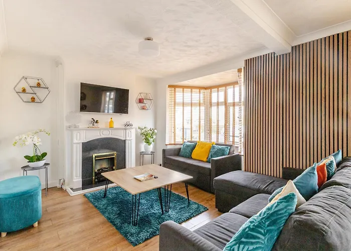 Beautiful 3 Bedroom House With Garden + Parking Oxford