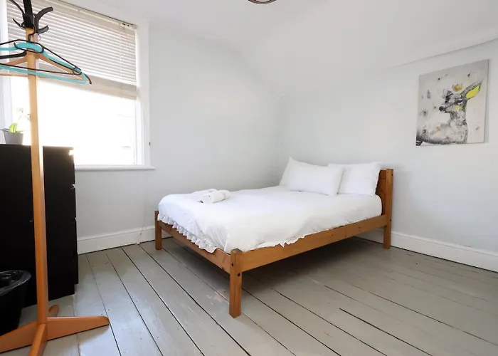 Central Cardiff Victorian Town House Free Parking
