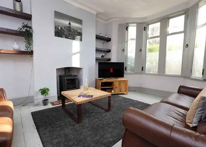 Central Cardiff Victorian Town House Free Parking
