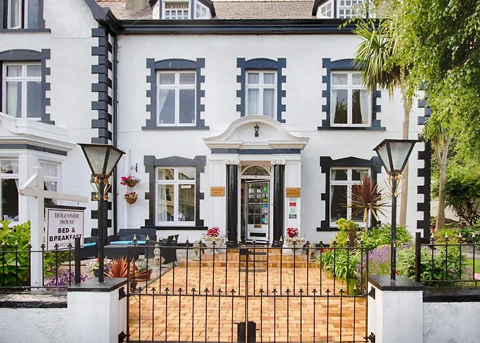 Holcombe House Guest House Llandudno